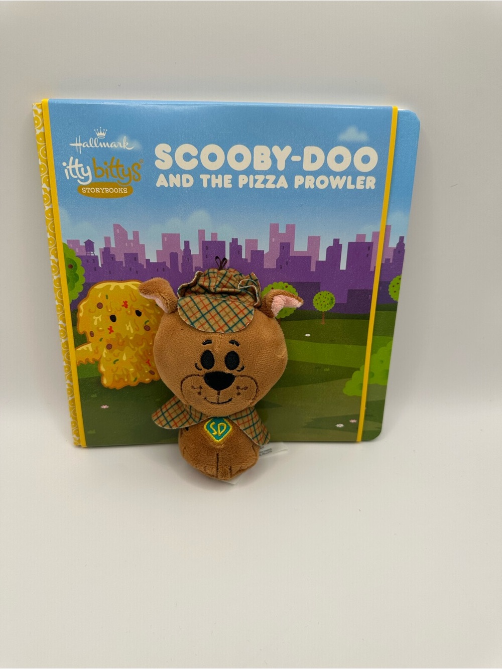 Hallmark Scooby-Doo Itty Bittys Book with Brown Plush and Colorful Cover